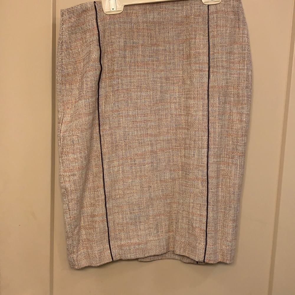 Pink pencil skirt